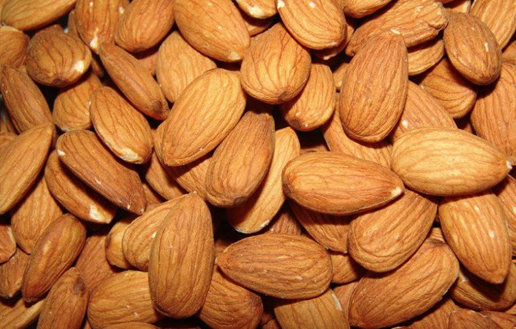 Kako se riješiti sala na trbuhu? - bademi